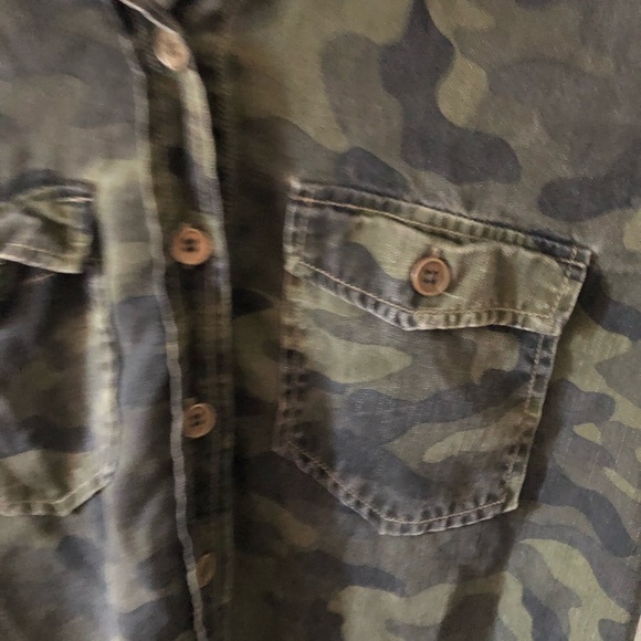 Sneakpeek camo button up - Picture 4 of 4
